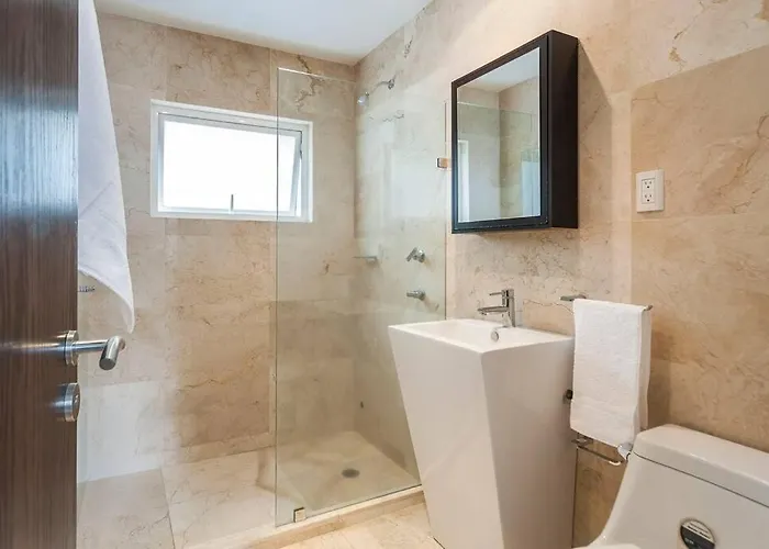 Apartamento Condesa Campeche 5 Modern 2br 1ba Emphasizing Open Airy Spaces In Campeche